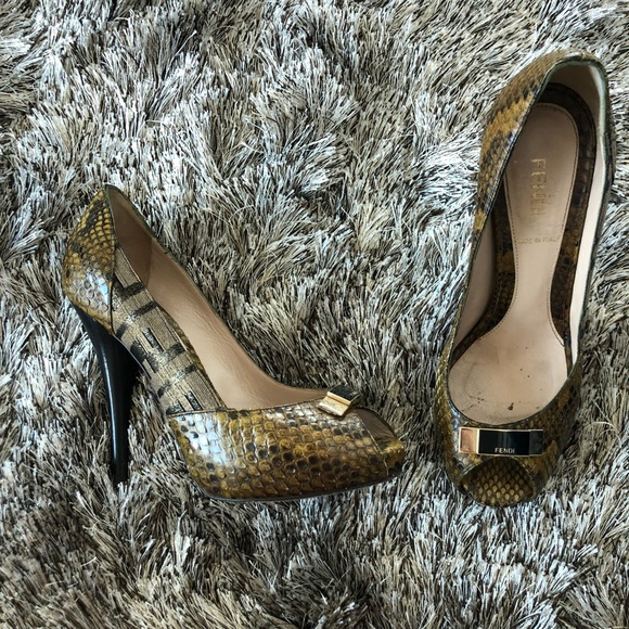 Fendi Shoes - Lowest! 💋Fendi SnakeSkin Pumps